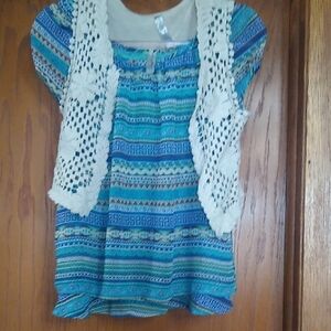 Beautees Vibrant Blue and Cream Top with Crochet Accent Girls Size Large